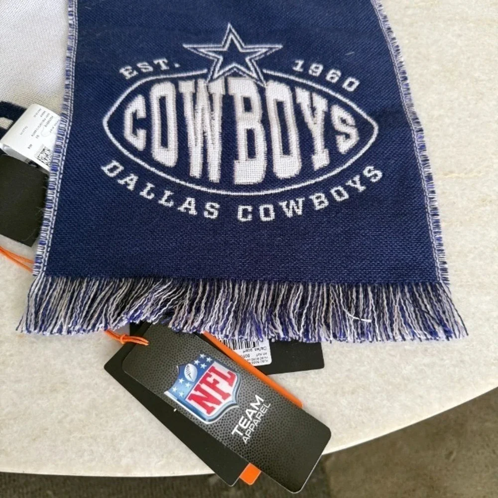 Hugo Boss X NFL COWBOYS Scarf,‎ Wool-blend, new with tag, Made in Italy